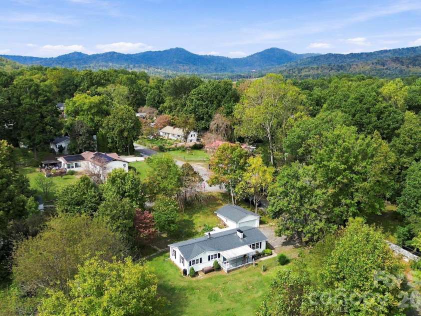 111 Sherwood Road, Swannanoa, NC 28778.  MLS# CAR4418228, YatesRealty ID 55071. 
