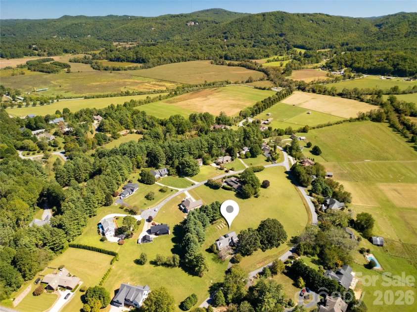 618 Windover Drive, Brevard, NC 28712.  MLS# CAR4425104, YatesRealty ID 55072. 
