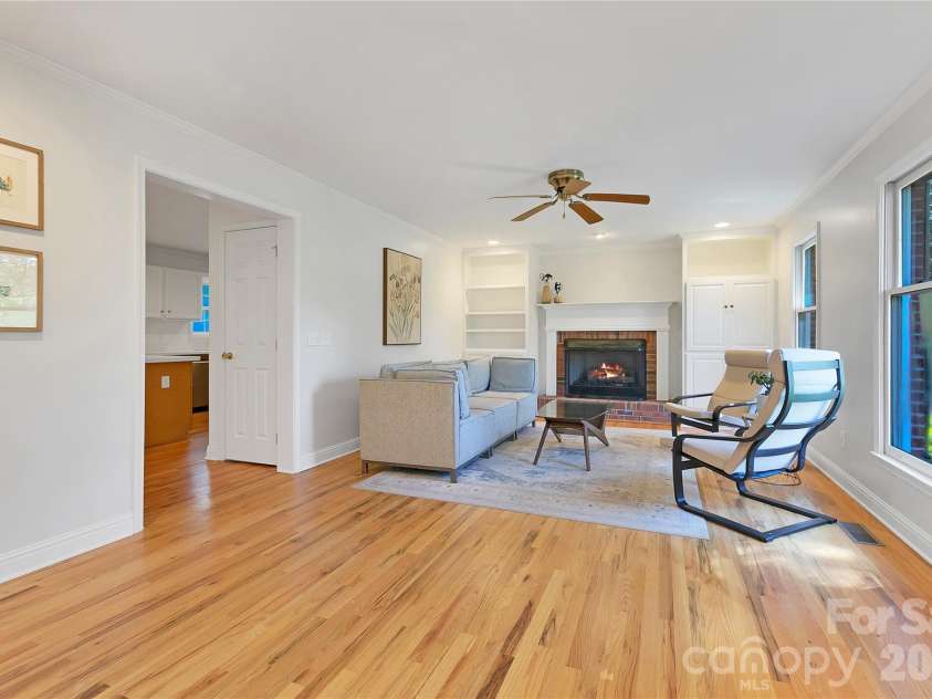 618 Windover Drive, Brevard, NC 28712.  MLS# CAR4425104, YatesRealty ID 55072. 
