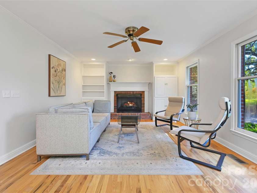 618 Windover Drive, Brevard, NC 28712.  MLS# CAR4425104, YatesRealty ID 55072. 