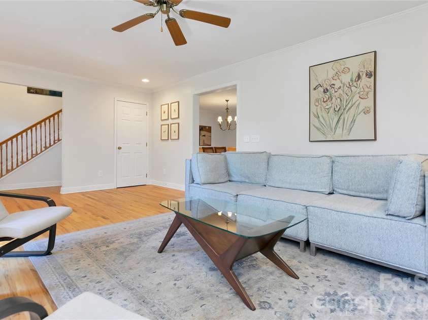 618 Windover Drive, Brevard, NC 28712.  MLS# CAR4425104, YatesRealty ID 55072. 
