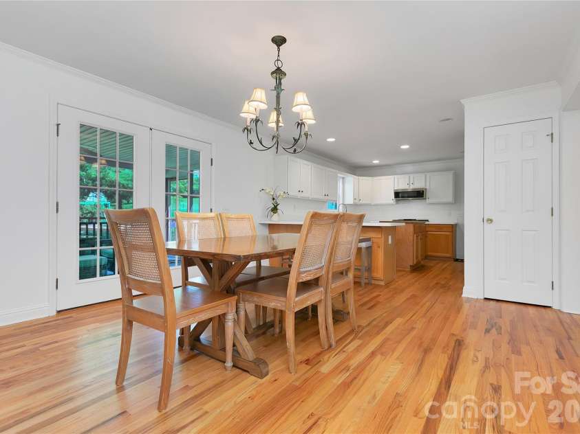618 Windover Drive, Brevard, NC 28712.  MLS# CAR4425104, YatesRealty ID 55072. 
