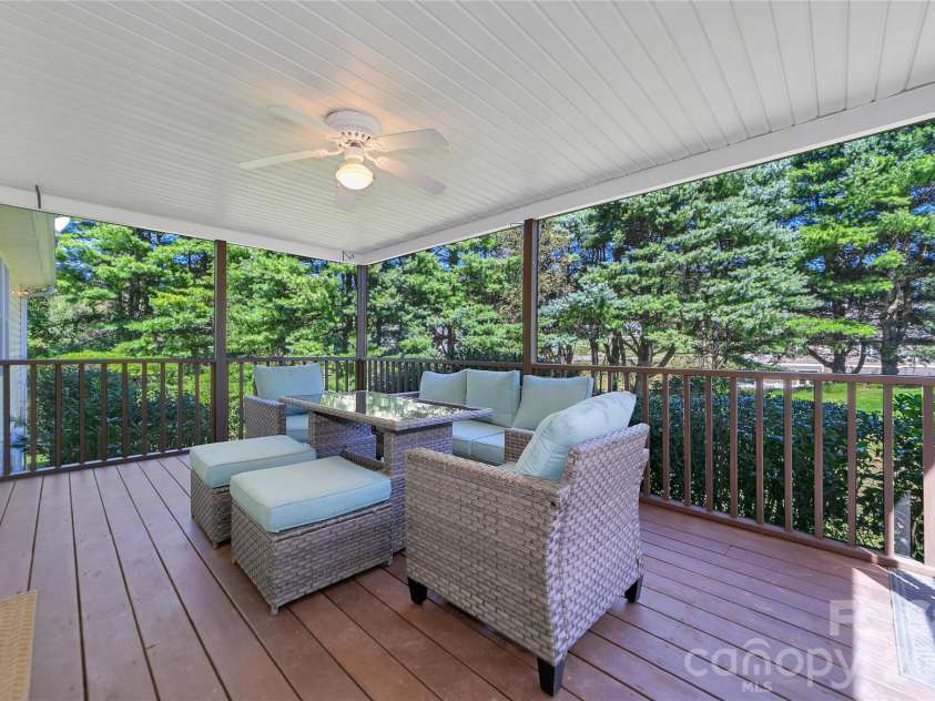 618 Windover Drive, Brevard, NC 28712.  MLS# CAR4425104, YatesRealty ID 55072. 