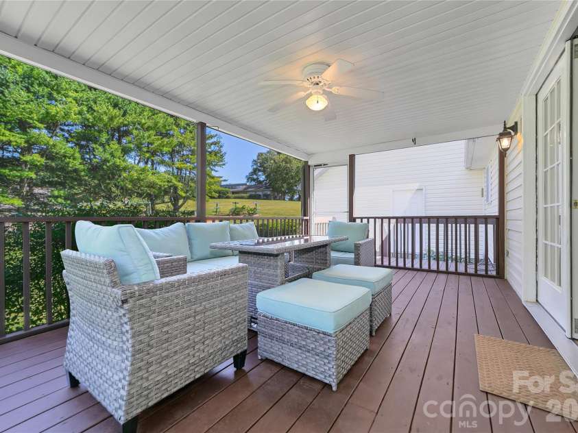 618 Windover Drive, Brevard, NC 28712.  MLS# CAR4425104, YatesRealty ID 55072. 