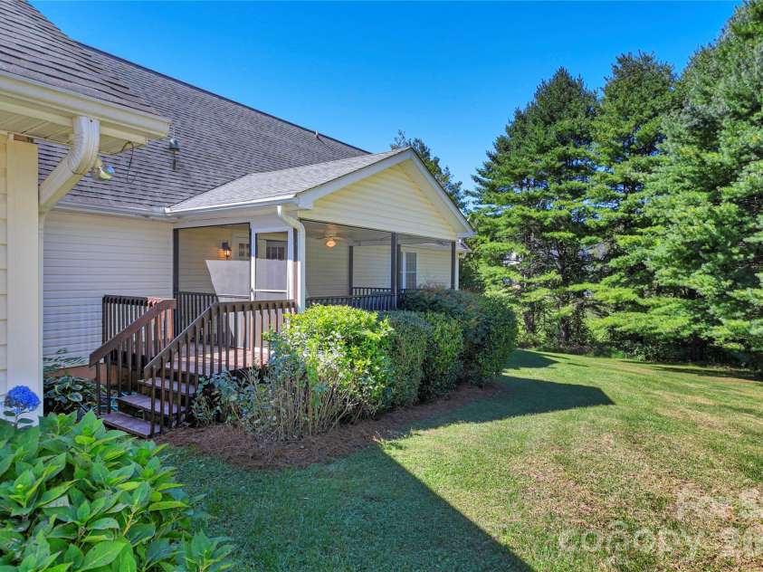 618 Windover Drive, Brevard, NC 28712.  MLS# CAR4425104, YatesRealty ID 55072. 