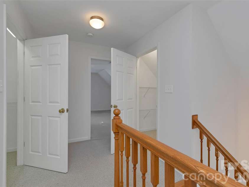 618 Windover Drive, Brevard, NC 28712.  MLS# CAR4425104, YatesRealty ID 55072. 