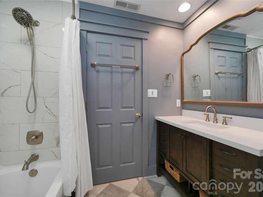 618 Windover Drive, Brevard, NC 28712.  MLS# CAR4425104, YatesRealty ID 55072. 