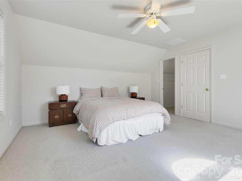 618 Windover Drive, Brevard, NC 28712.  MLS# CAR4425104, YatesRealty ID 55072. 