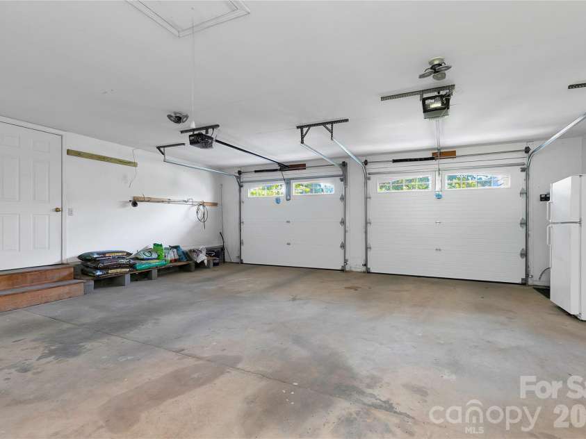 618 Windover Drive, Brevard, NC 28712.  MLS# CAR4425104, YatesRealty ID 55072. 