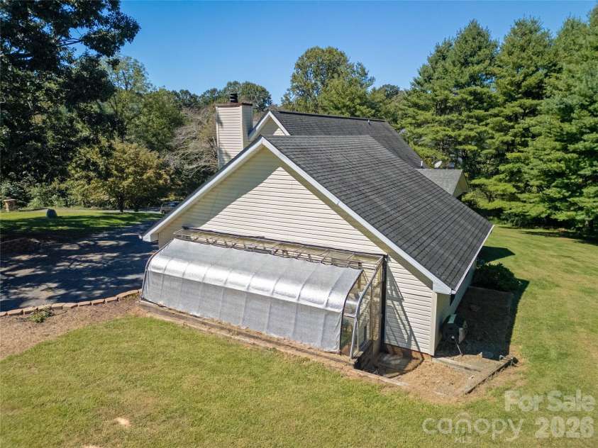 618 Windover Drive, Brevard, NC 28712.  MLS# CAR4425104, YatesRealty ID 55072. 