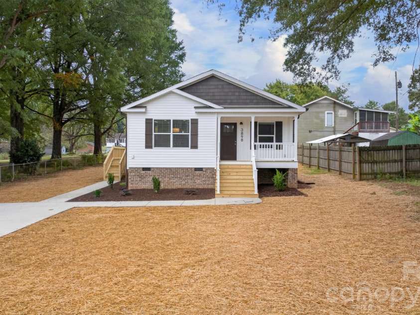 3898 Yarbrough Avenue, Winston Salem, NC 27106.  MLS# CAR4432082, YatesRealty ID 55073. 
