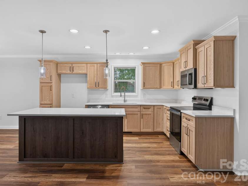 3898 Yarbrough Avenue, Winston Salem, NC 27106.  MLS# CAR4432082, YatesRealty ID 55073. 