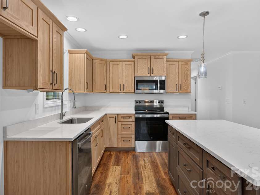 3898 Yarbrough Avenue, Winston Salem, NC 27106.  MLS# CAR4432082, YatesRealty ID 55073. 