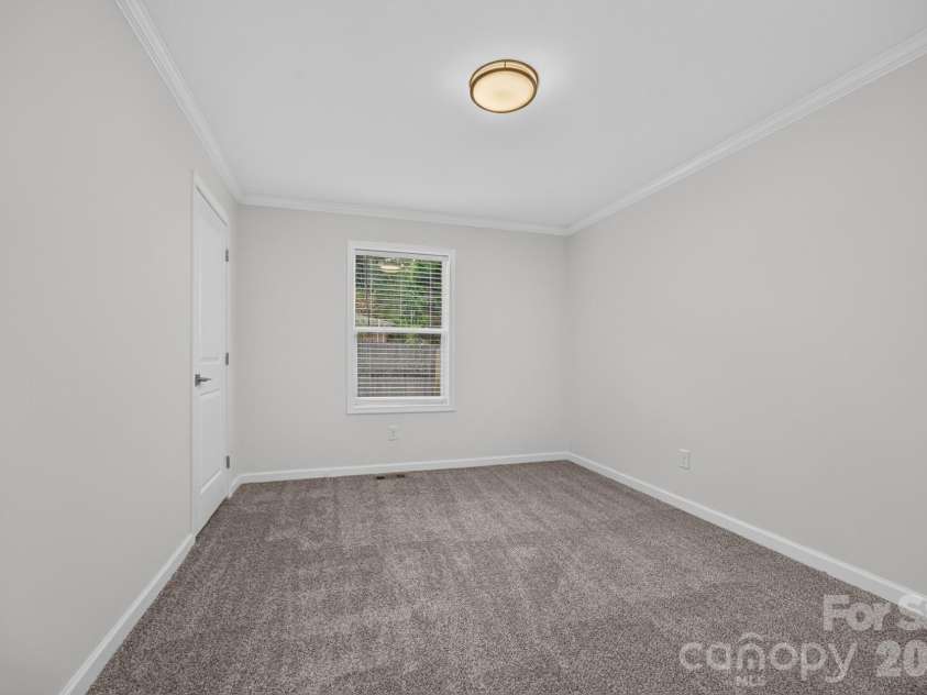 3898 Yarbrough Avenue, Winston Salem, NC 27106.  MLS# CAR4432082, YatesRealty ID 55073. 