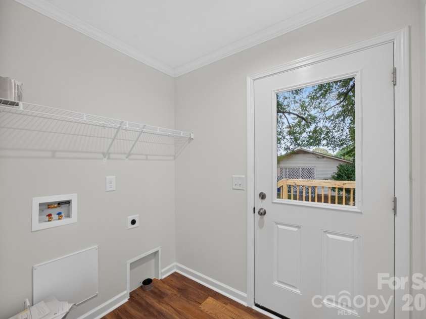 3898 Yarbrough Avenue, Winston Salem, NC 27106.  MLS# CAR4432082, YatesRealty ID 55073. 