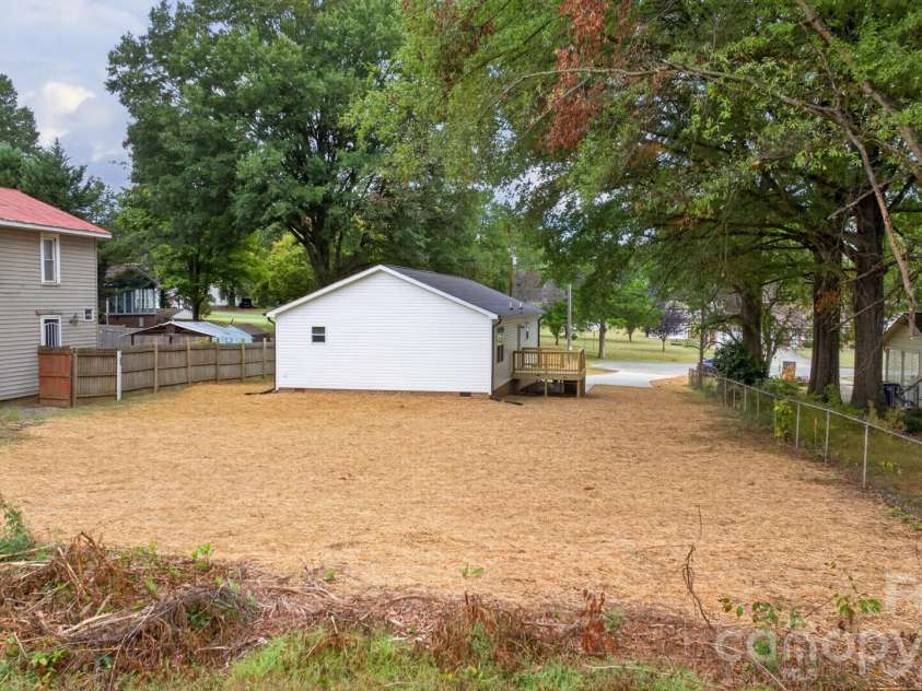 3898 Yarbrough Avenue, Winston Salem, NC 27106.  MLS# CAR4432082, YatesRealty ID 55073. 