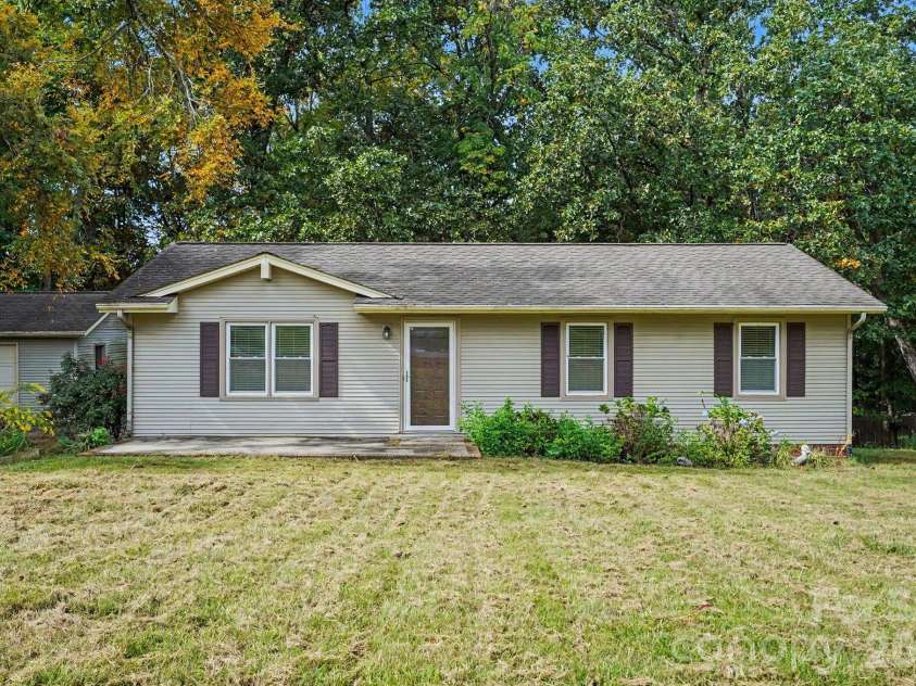 213 Cobblestone Lane, Concord, NC 28027.  MLS# CAR4429574, YatesRealty ID 55075. 