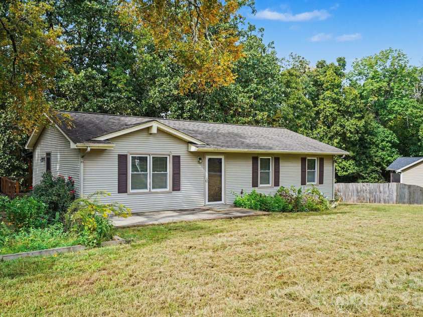 213 Cobblestone Lane, Concord, NC 28027.  MLS# CAR4429574, YatesRealty ID 55075. 