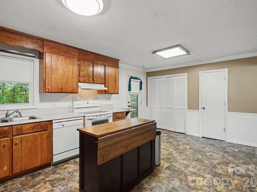 213 Cobblestone Lane, Concord, NC 28027.  MLS# CAR4429574, YatesRealty ID 55075. 
