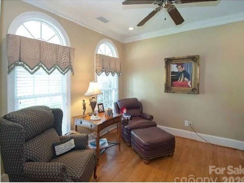 122 Upper Oak Drive, Statesville, NC 28625.  MLS# CAR4423893, YatesRealty ID 55076. 