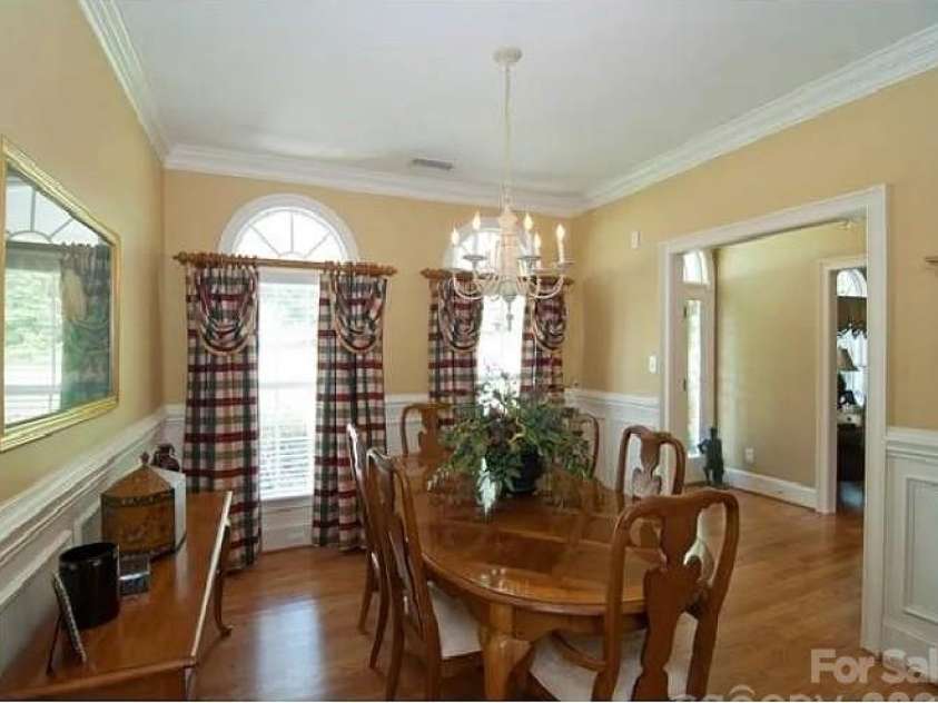 122 Upper Oak Drive, Statesville, NC 28625.  MLS# CAR4423893, YatesRealty ID 55076. 