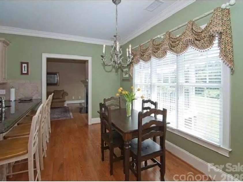 122 Upper Oak Drive, Statesville, NC 28625.  MLS# CAR4423893, YatesRealty ID 55076. 