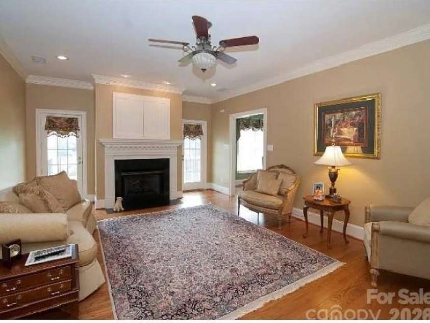 122 Upper Oak Drive, Statesville, NC 28625.  MLS# CAR4423893, YatesRealty ID 55076. 