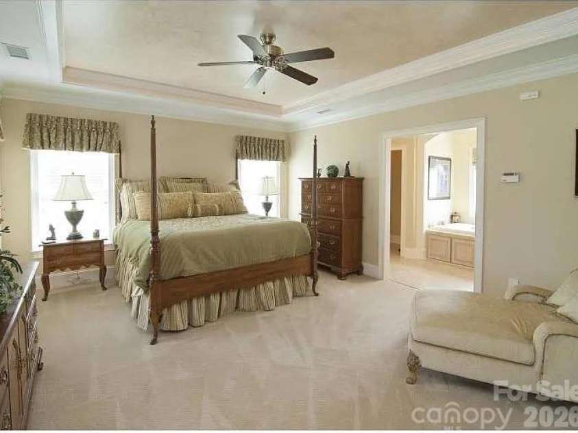 122 Upper Oak Drive, Statesville, NC 28625.  MLS# CAR4423893, YatesRealty ID 55076. 