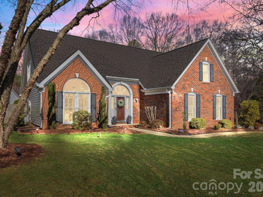646 Franklin Grove Drive, Mooresville, NC 28115.  MLS# CAR4355154, YatesRealty ID 5508. 