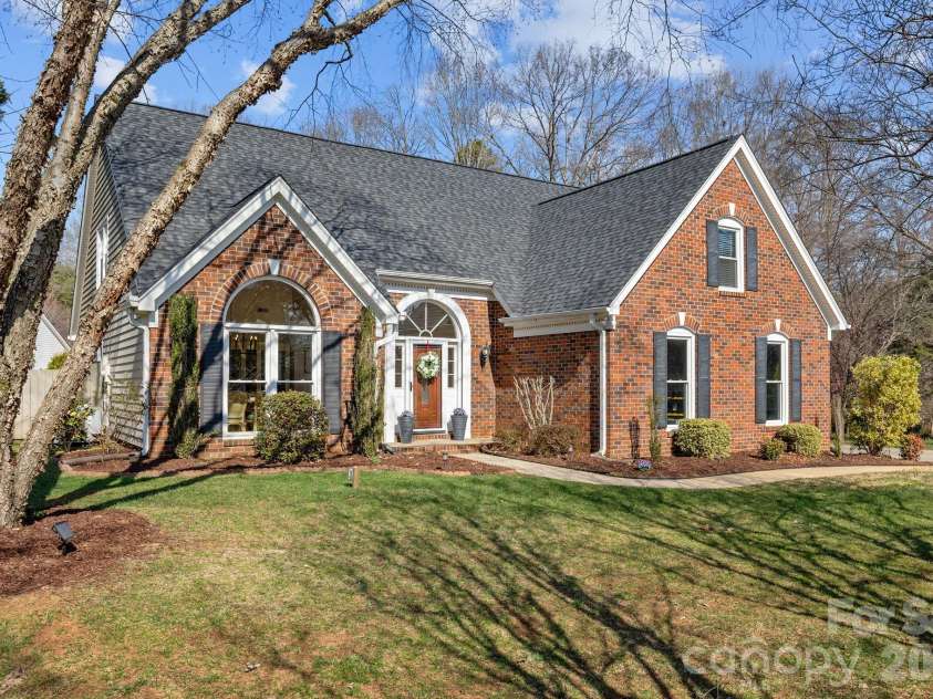 646 Franklin Grove Drive, Mooresville, NC 28115.  MLS# CAR4355154, YatesRealty ID 5508. 