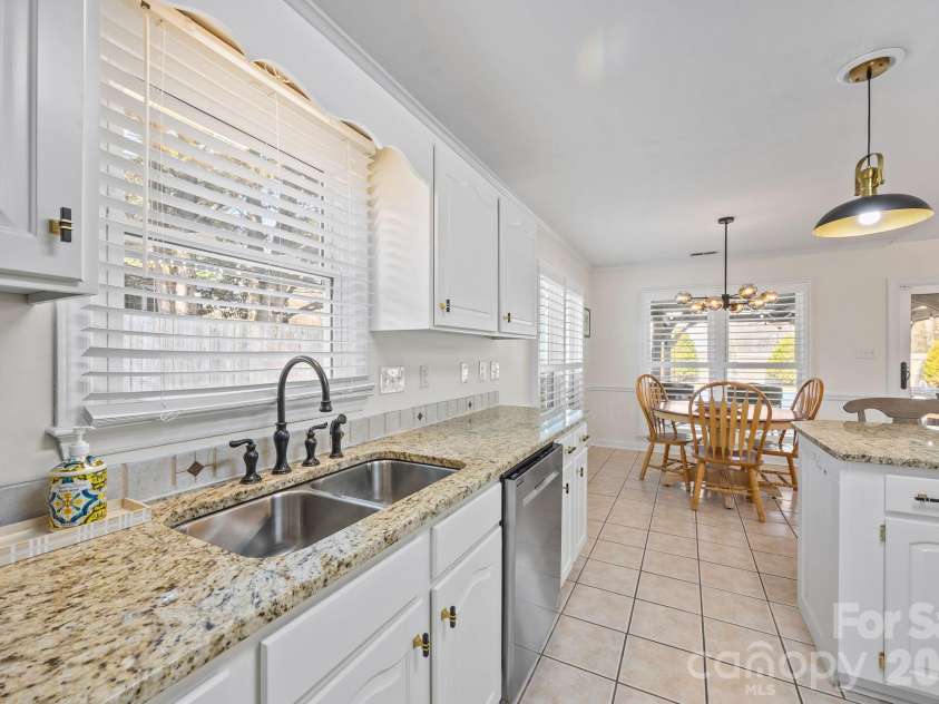 646 Franklin Grove Drive, Mooresville, NC 28115.  MLS# CAR4355154, YatesRealty ID 5508. 