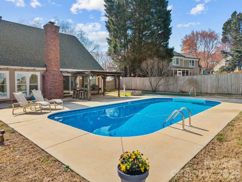 646 Franklin Grove Drive, Mooresville, NC 28115.  MLS# CAR4355154, YatesRealty ID 5508. 