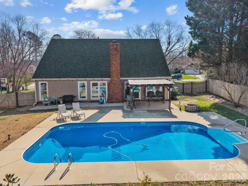 646 Franklin Grove Drive, Mooresville, NC 28115.  MLS# CAR4355154, YatesRealty ID 5508. 