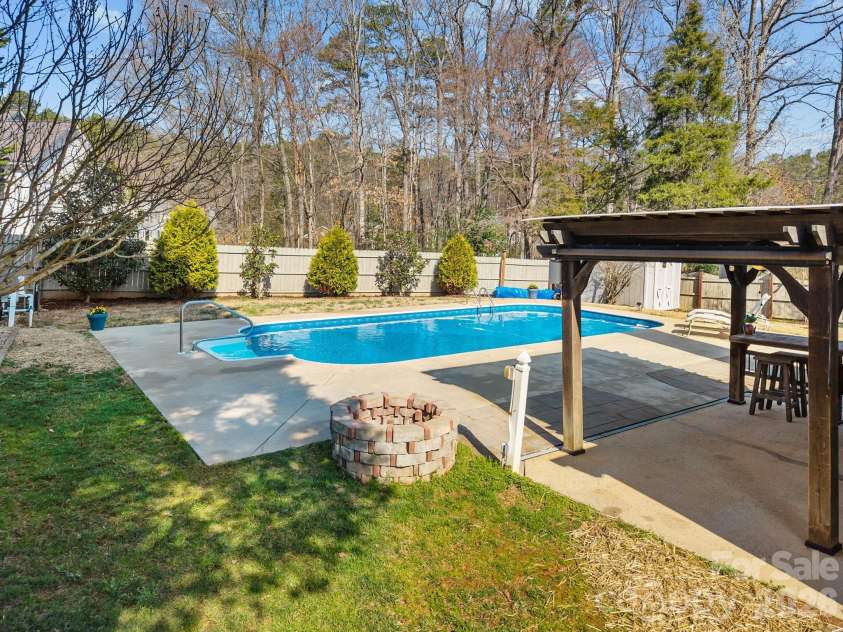 646 Franklin Grove Drive, Mooresville, NC 28115.  MLS# CAR4355154, YatesRealty ID 5508. 