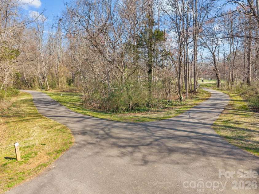 646 Franklin Grove Drive, Mooresville, NC 28115.  MLS# CAR4355154, YatesRealty ID 5508. 