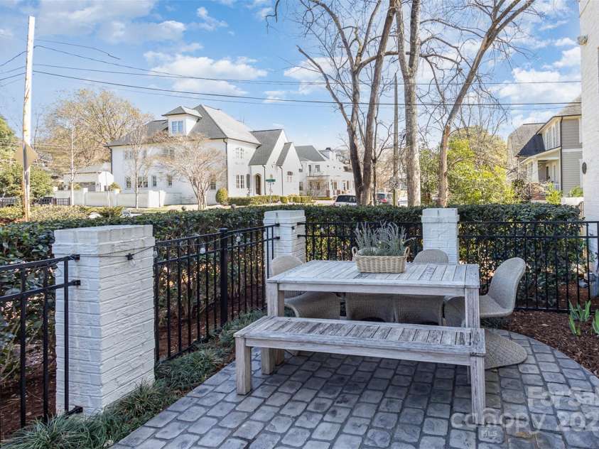 728 Brookside Avenue, Charlotte, NC 28203.  MLS# CAR4244332, YatesRealty ID 5508. 
