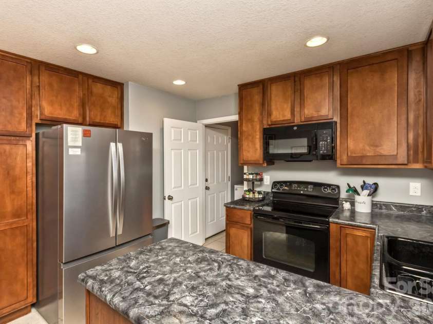 5 Lilac Fields Way, Arden, NC 28704.  MLS# CAR4425374, YatesRealty ID 55081. 
