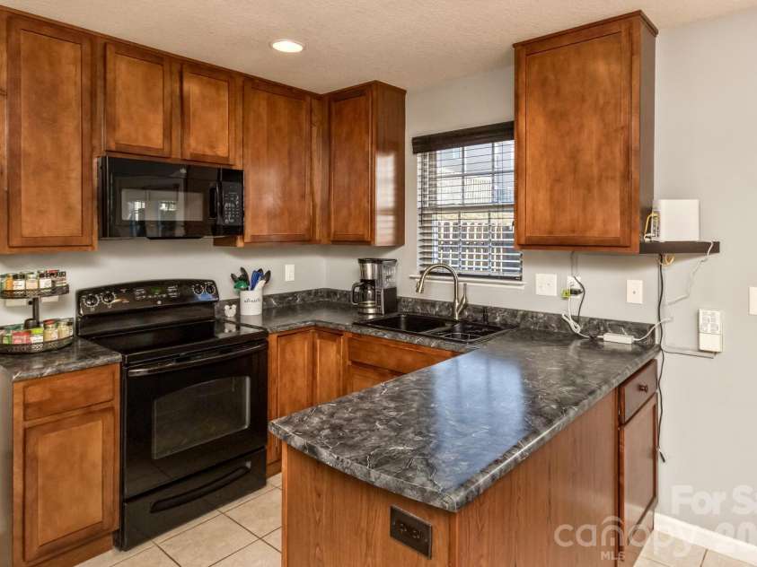 5 Lilac Fields Way, Arden, NC 28704.  MLS# CAR4425374, YatesRealty ID 55081. Handsome finishes