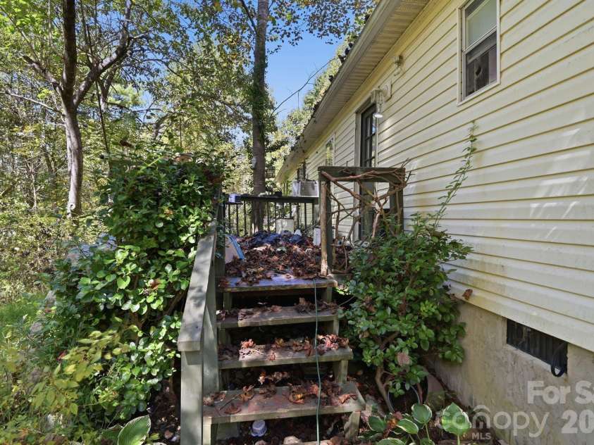 255 Dusty Lane, Marshall, NC 28753.  MLS# CAR4432122, YatesRealty ID 55085. 