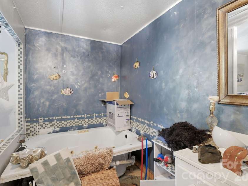 255 Dusty Lane, Marshall, NC 28753.  MLS# CAR4432122, YatesRealty ID 55085. 