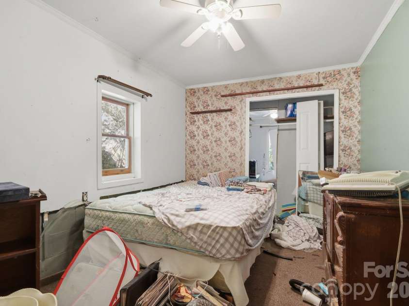 255 Dusty Lane, Marshall, NC 28753.  MLS# CAR4432122, YatesRealty ID 55085. 