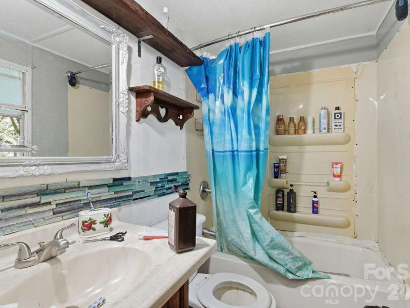 255 Dusty Lane, Marshall, NC 28753.  MLS# CAR4432122, YatesRealty ID 55085. 