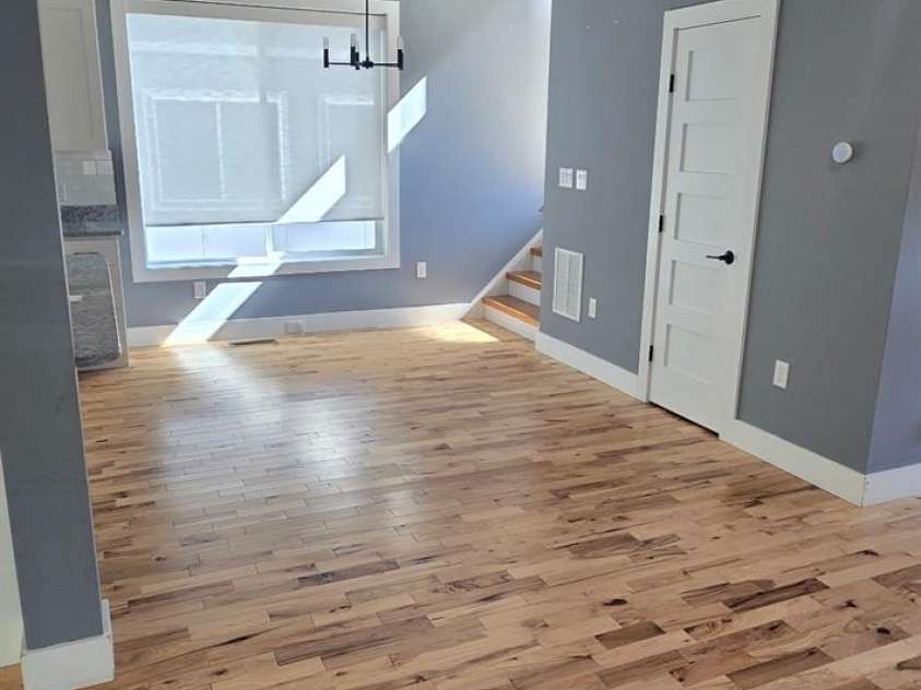 21 Wilmington Street, Asheville, NC 28806.  MLS# CAR4432133, YatesRealty ID 55086. Main level dining
