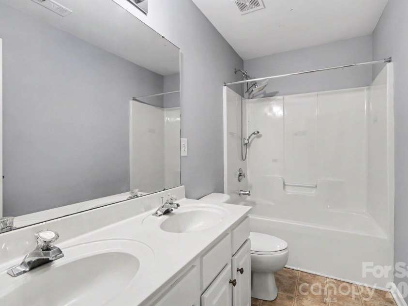 1231 Joannas Court, Charlotte, NC 28214.  MLS# CAR4431861, YatesRealty ID 55089. 