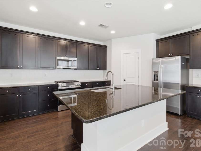 1251 Badger Court, Charlotte, NC 28206.  MLS# CAR4432140, YatesRealty ID 55092. 