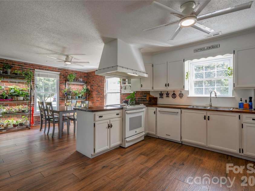 129 Church View Drive, Lawndale, NC 28090.  MLS# CAR4431731, YatesRealty ID 55093. Kitchen
