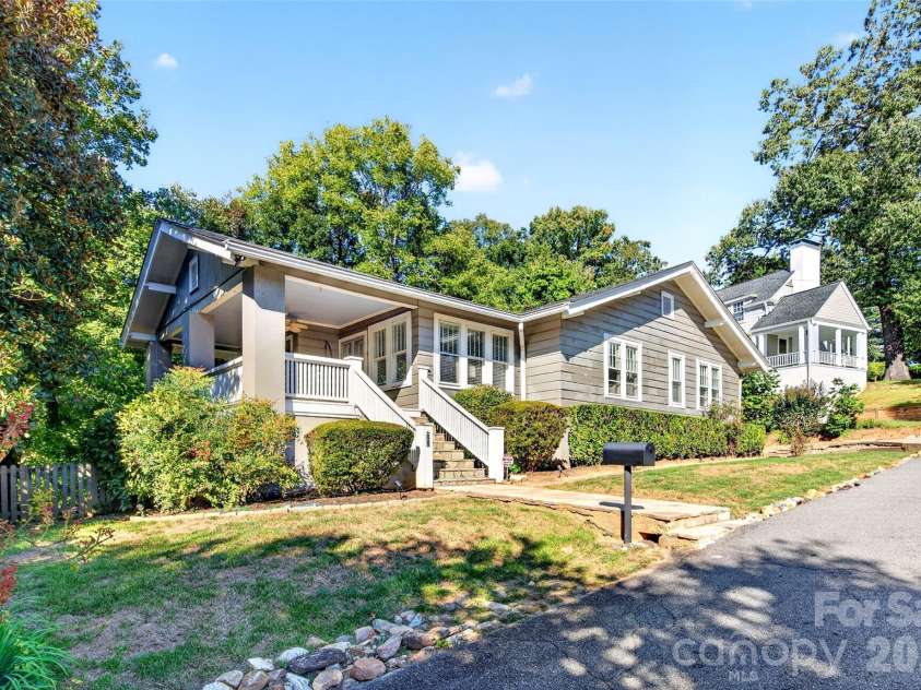 26 Hillside Drive, Marion, NC 28752.  MLS# CAR4430490, YatesRealty ID 55094. 