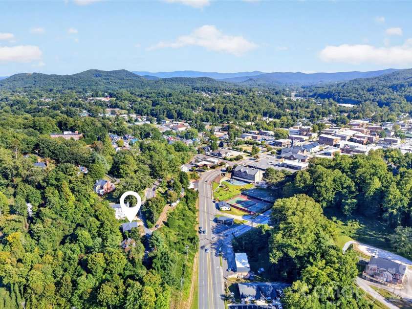 26 Hillside Drive, Marion, NC 28752.  MLS# CAR4430490, YatesRealty ID 55094. 