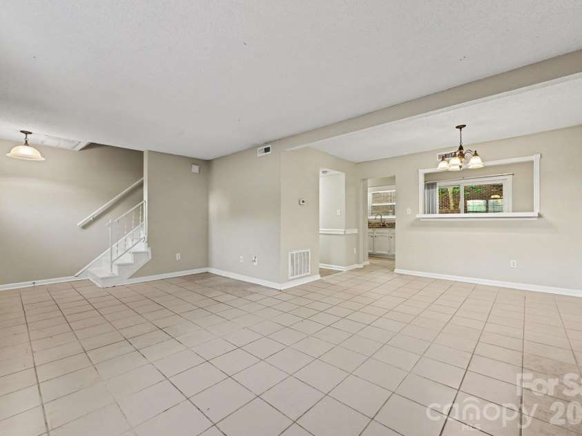 11059 Hunter trail Lane, Charlotte, NC 28226.  MLS# CAR4429978, YatesRealty ID 55095. 