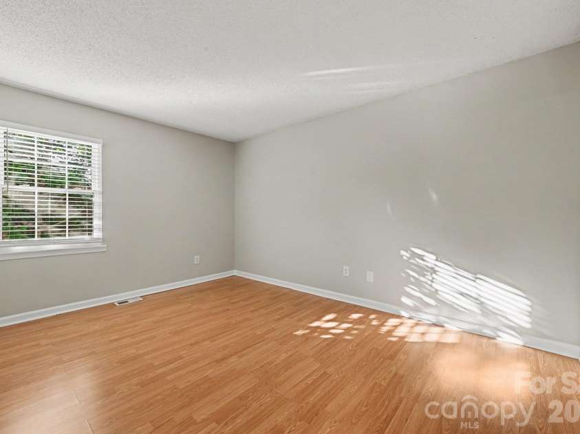 11059 Hunter trail Lane, Charlotte, NC 28226.  MLS# CAR4429978, YatesRealty ID 55095. 